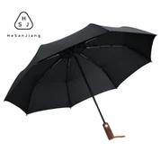 Gason plisman parapli manch an bwa